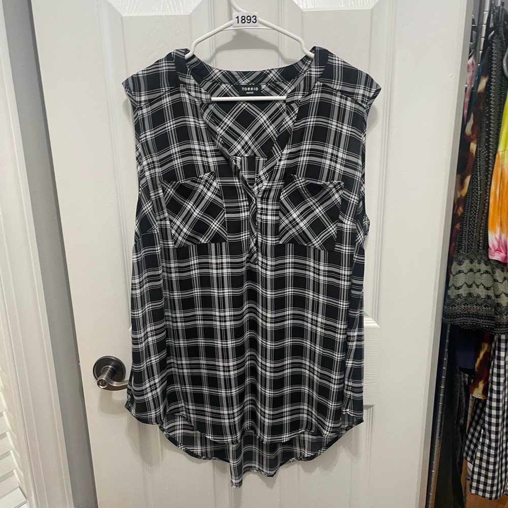 Torrid Harper Black and White Checkered Blouse - Picture 5 of 15